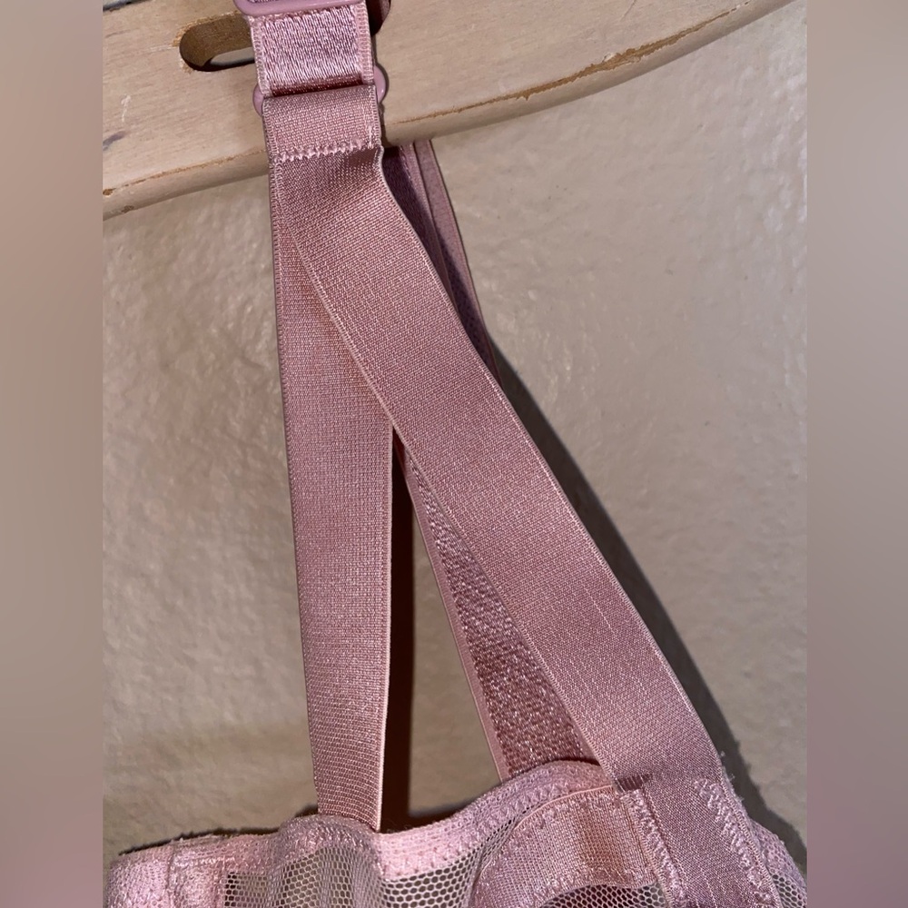 Victoria's Secret Light Pink Strappy Mesh Balconet Bra - Picture 4 of 10
